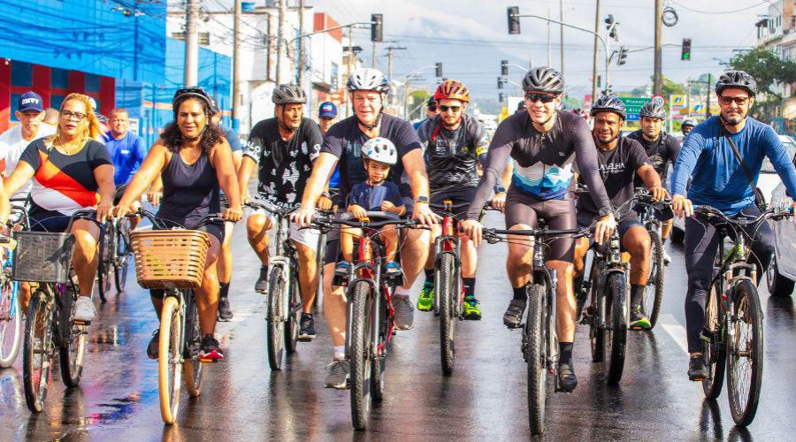 ​Passeio ciclístico marca a revitalização da Avenida Carlos Lindenberg