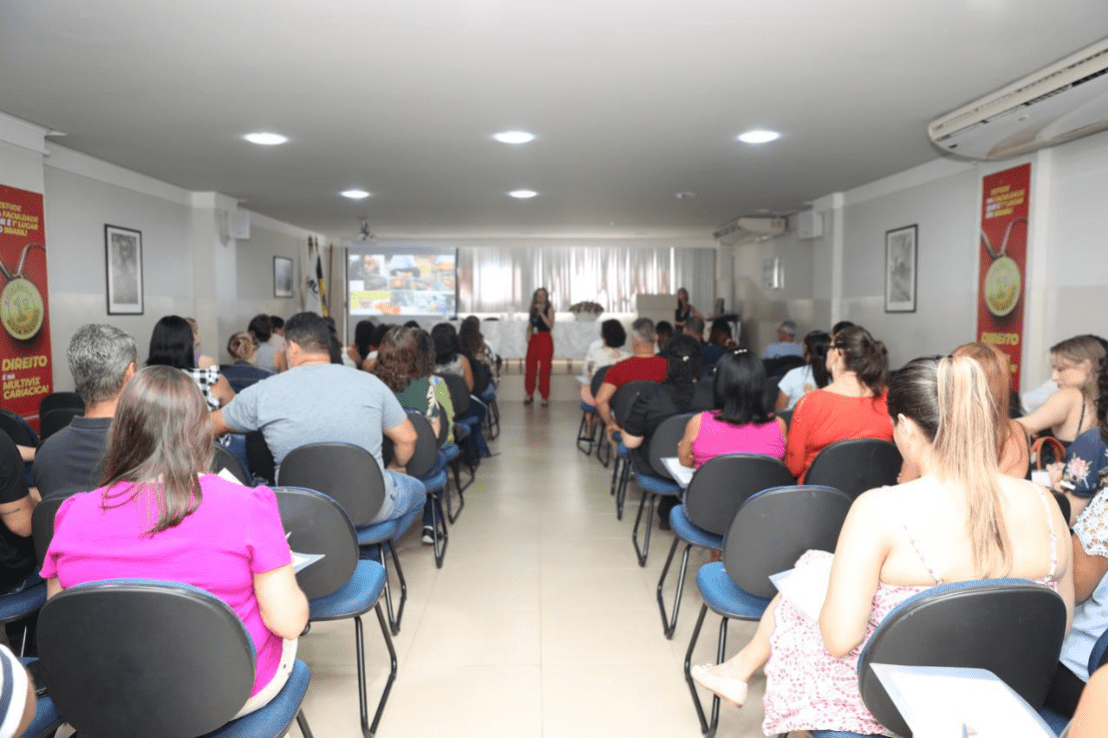 Profissionais de saúde participam de capacitação sobre obesidade e sobrepeso