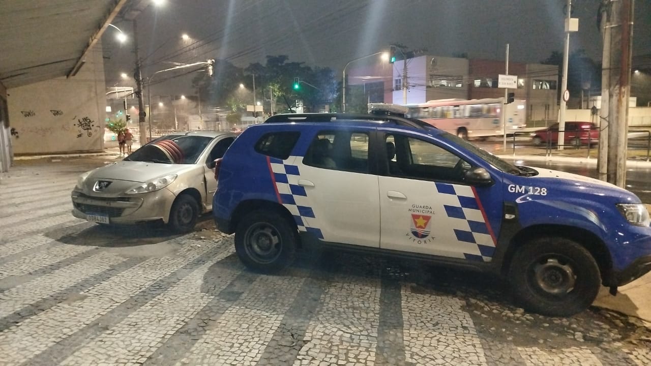 Guarda Municipal de Vitória apreende assaltantes e recupera automóvel de motorista de app