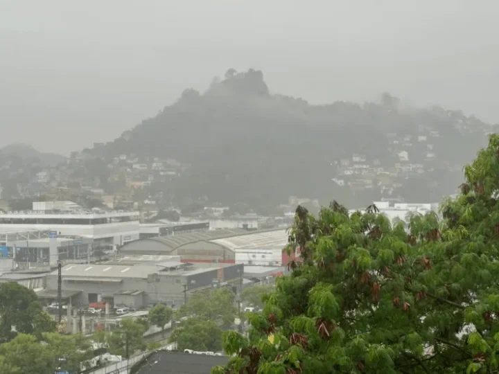 Frente fria avança e pode provocar recordes de frio em cidades do Sul e Sudeste