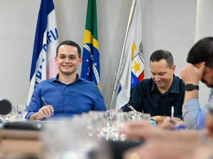Pazolini recebe líderes comunitários e planeja ações para bairros da capital