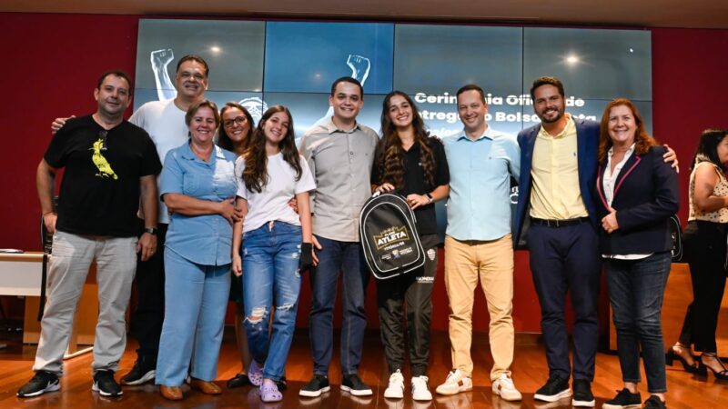 Plano Atleta: Pazolini entrega kits em cerimônia regada a alegria e gratidão