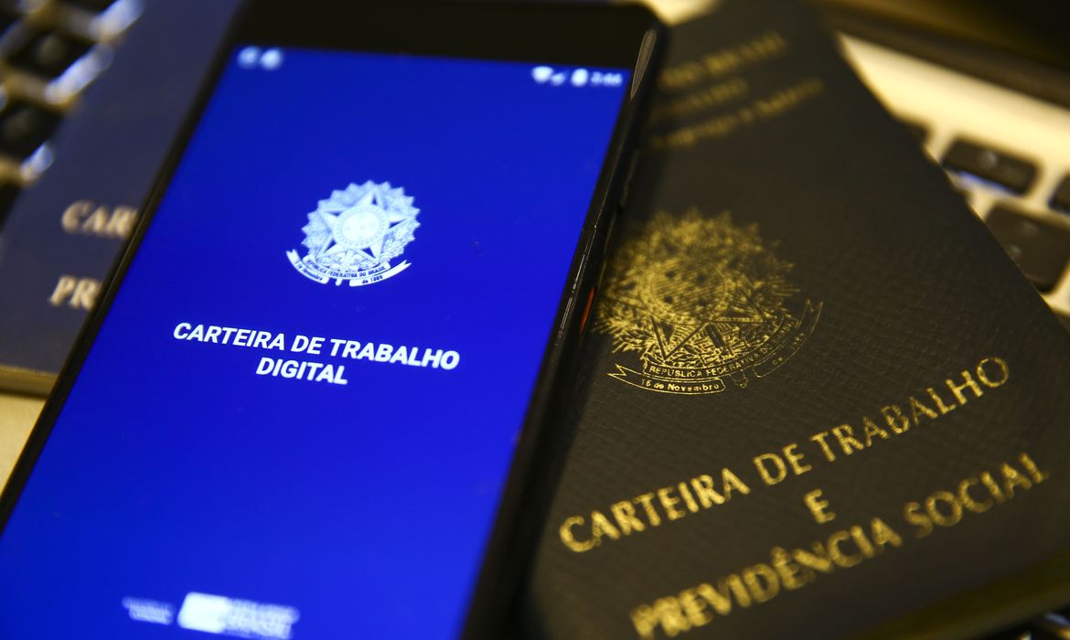 Menos jornada de trabalho pode causar menos emprego e menos salário, alerta estudo