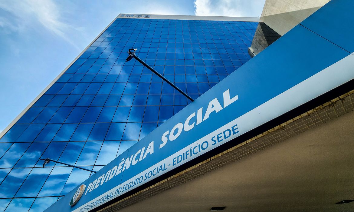 INSS começa a devolver descontos irregulares segunda-feira(26/05)