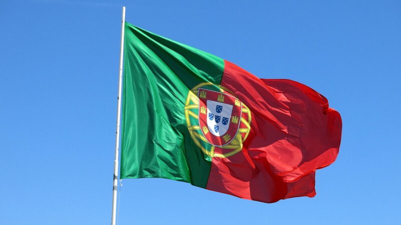 Governo de Portugal avisa que vai expulsar milhares de imigrantes, inclusive brasileiros