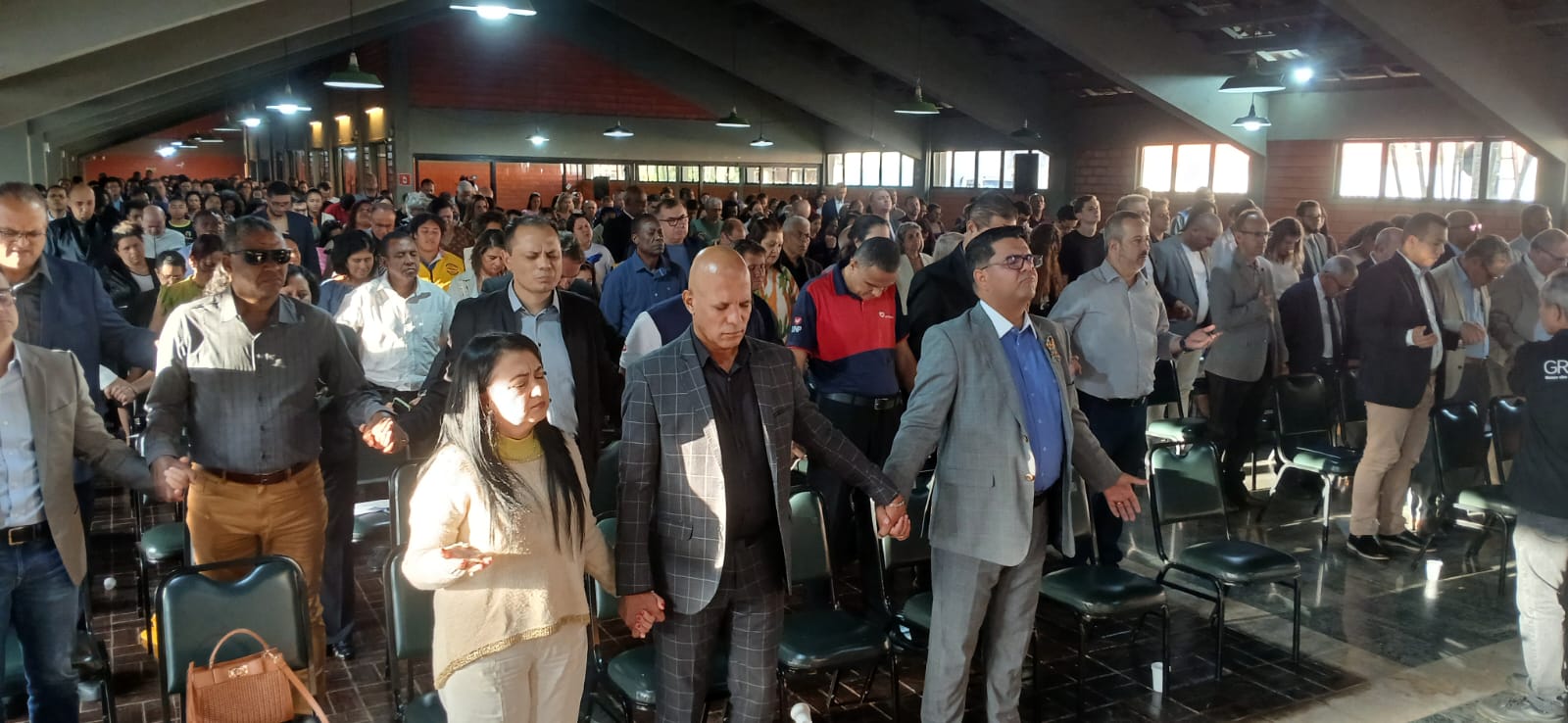 Homenagem Memorável: Vereador Devanir Reúne Comunidade em Evento Lotado para Reconhecer Líderes Religiosos em Vila Velha
