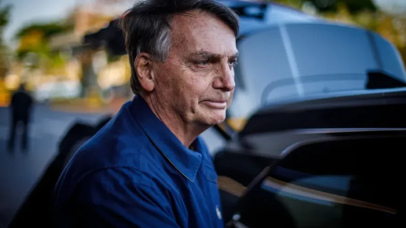 Conteúdo de pen drive apreendido na casa de Bolsonaro é considerado irrelevante pela PF