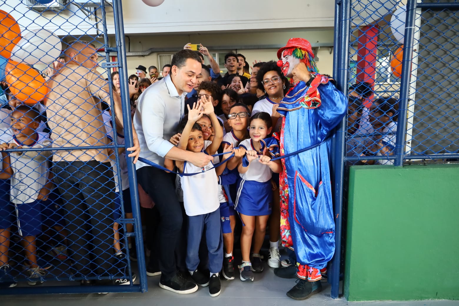 Pazolini entrega novas quadras na EMEF Eber Louzada Zippinotti, em Jardim da Penha