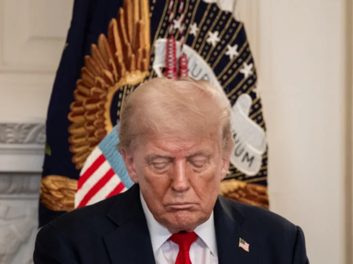 Sobretaxas de Trump entram em vigor e afetam 69 países, incluindo o Brasil