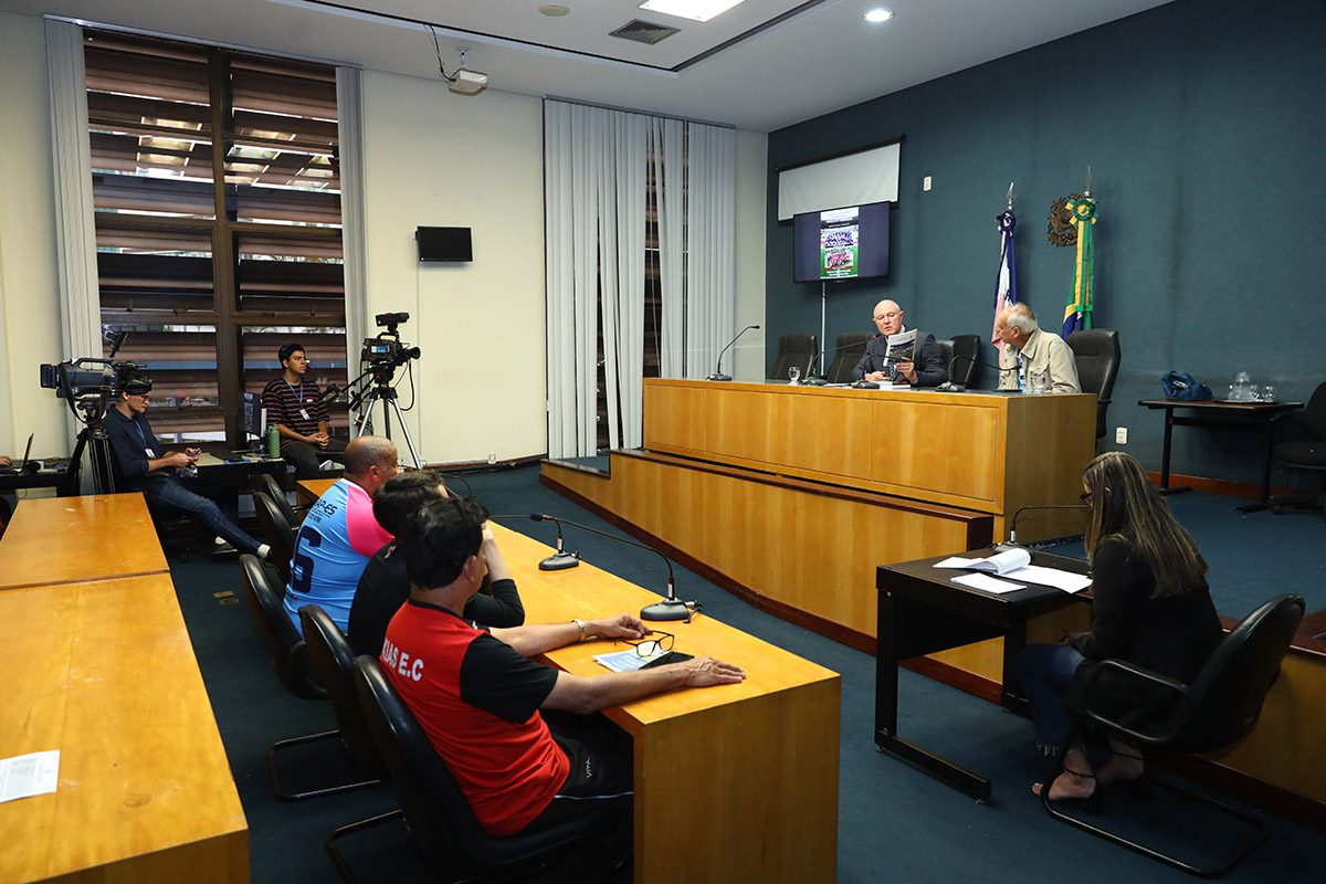Comissão debate adaptação do futebol de base para preservar saúde e formação de jovens atletas