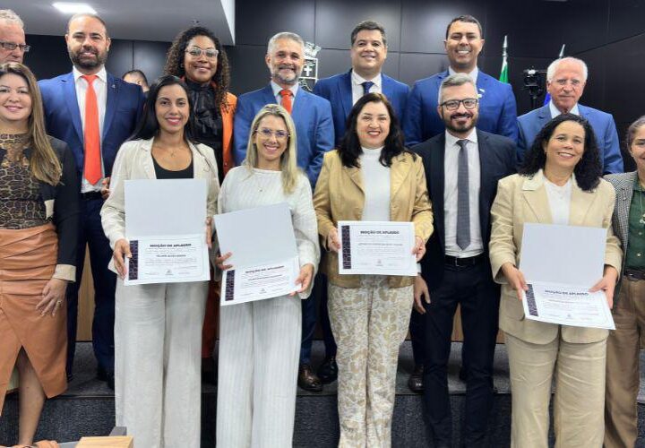 Câmara de Vila Velha homenageia equipe de contabilidade da Prefeitura