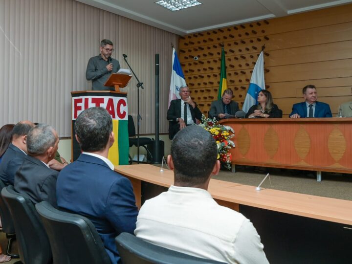 Lorenzo Pazolini, prefeito de Vitória, recebe título de cidadão no município de Itaguaçu