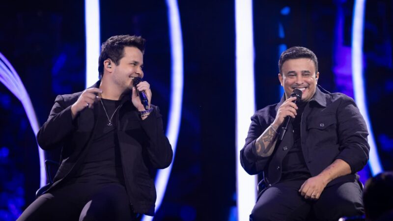 Matheus & Kauan levam sucessos para a Praia de Camburi em outubro