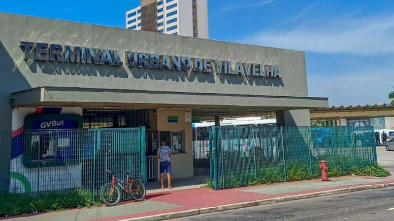 Secretaria da Mulher realiza ações educativas em terminais de ônibus de Vila Velha