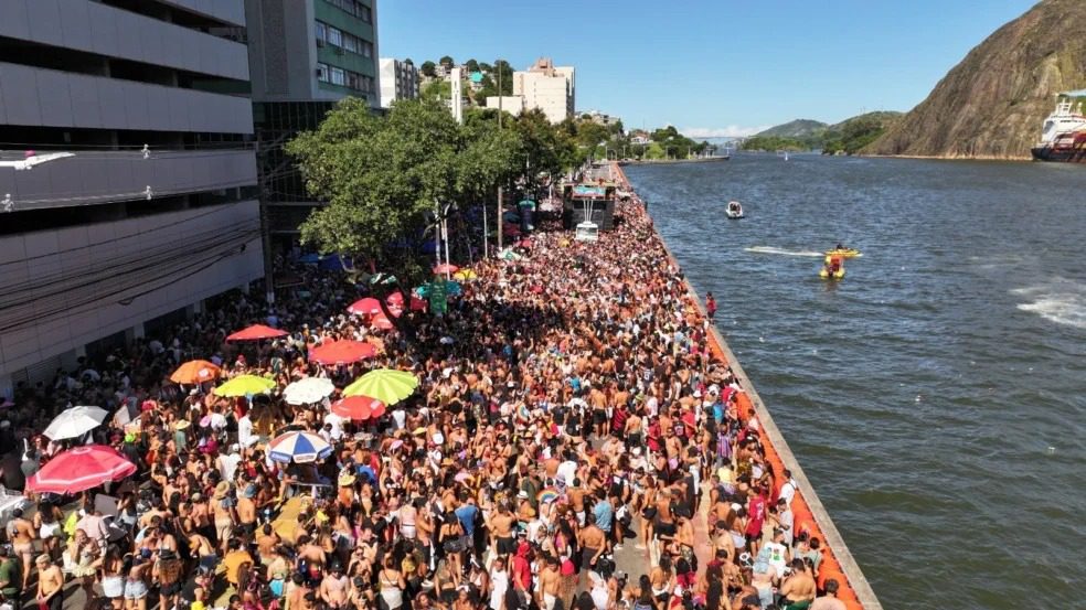 Sol garante folia no ES até terça; chuva isolada só deve aparecer na Quarta de Cinzas