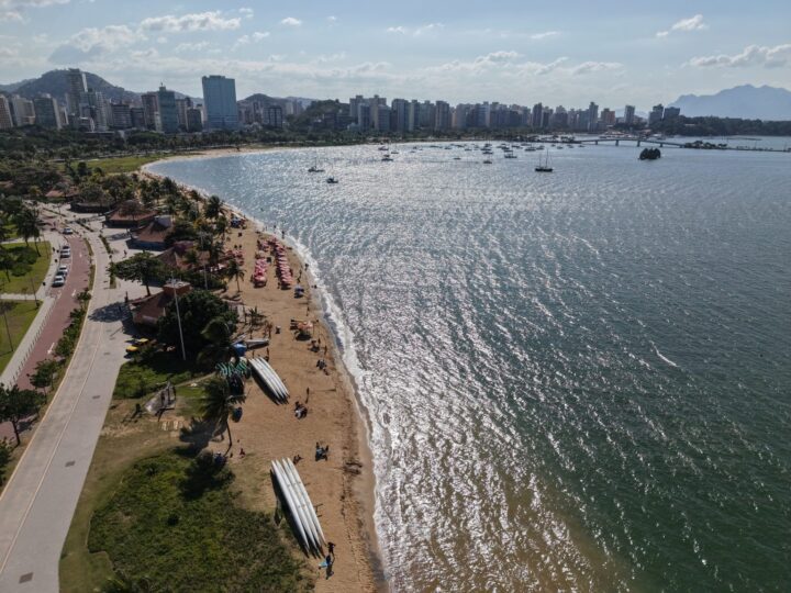 Vitória garante balneabilidade total após ação conjunta com o Ministério Público
