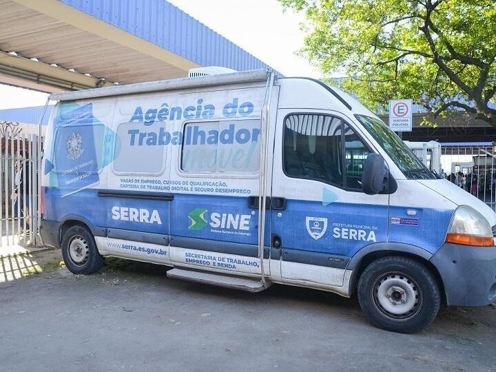 Serra integra Caravana Sesc com serviços do Sine Móvel à população