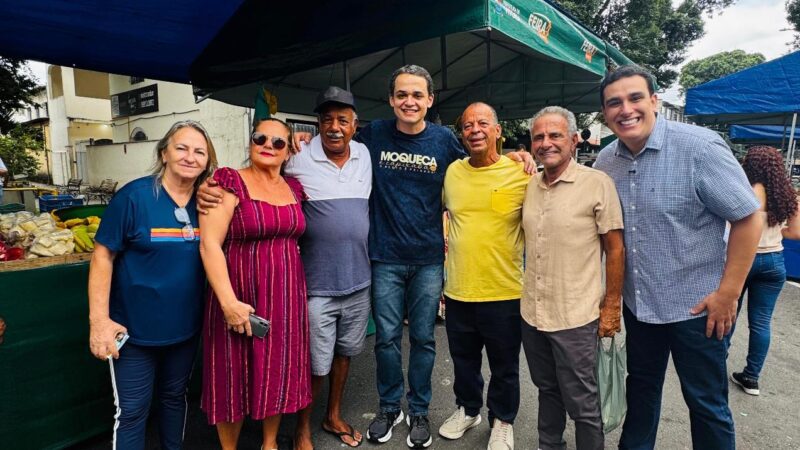 Lorenzo Pazolini participa de caminhada na Feira de Bairro República e reforça diálogo com lideranças