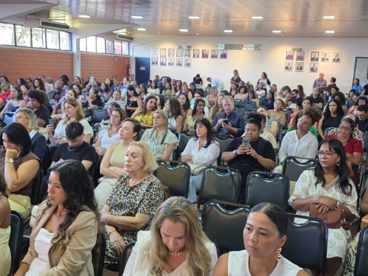 Auditório cheio marca sucesso da solenidade “Mulheres que Inspiram” em Vila Velha