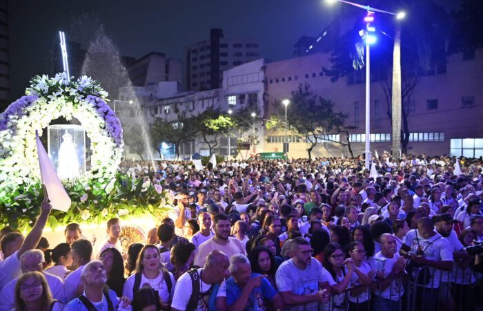 Romaria dos Homens leva multidão às ruas de Vitória em ato de fé e devoção