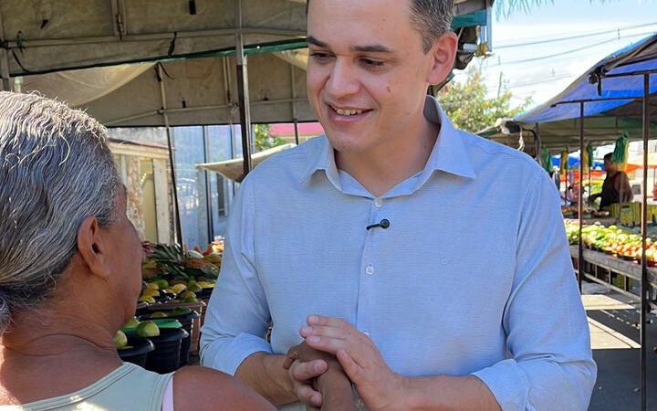 Pazolini acolhido com entusiasmo nas feiras de Alto Laje e Cariacica