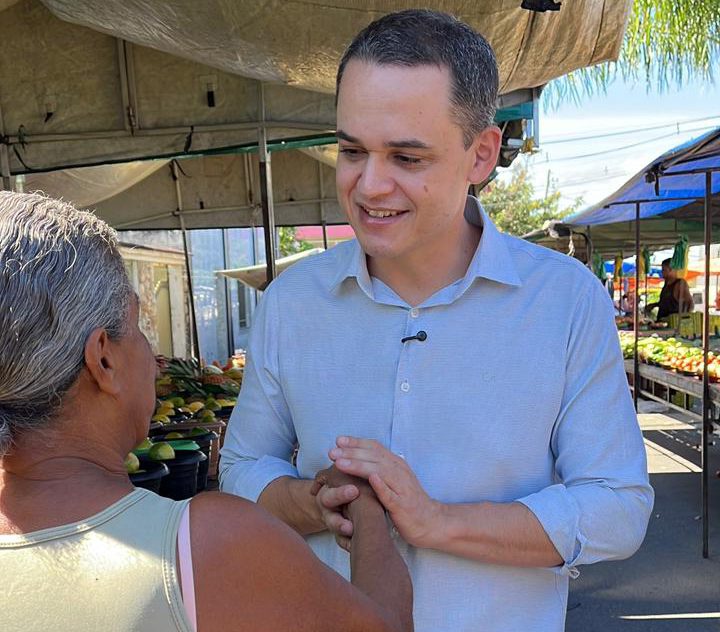 Pazolini acolhido com entusiasmo nas feiras de Alto Laje e Cariacica