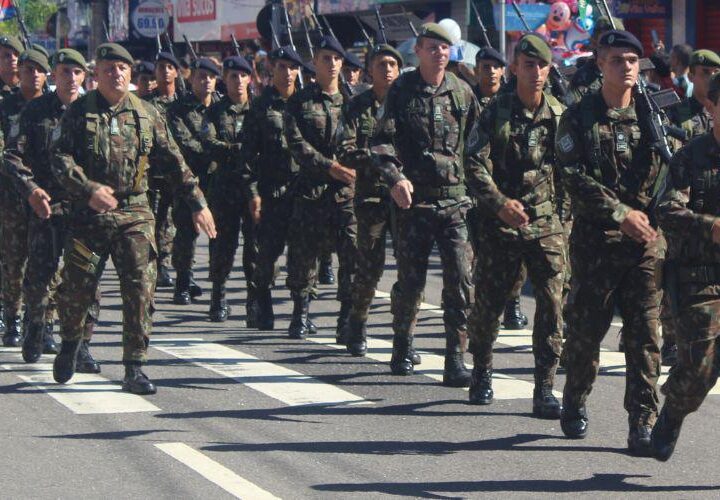 Evento cívico-militar mobiliza forças de segurança e mais de mil estudantes