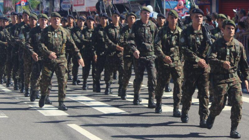 Evento cívico-militar mobiliza forças de segurança e mais de mil estudantes