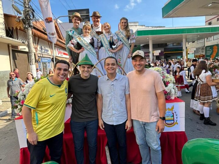 Entre visitas e caminhada, lideranças fortalecem articulação política no feriadão no ES
