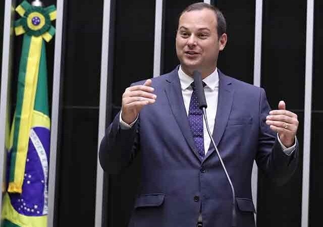 Victor Linhalis atua junto ao Ministério e garante avanço para pescadores profissionais