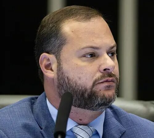 Dr. Victor Linhalis celebra ampliação da Tarifa Social de Energia e destaca alívio no orçamento de milhares de famílias capixabas