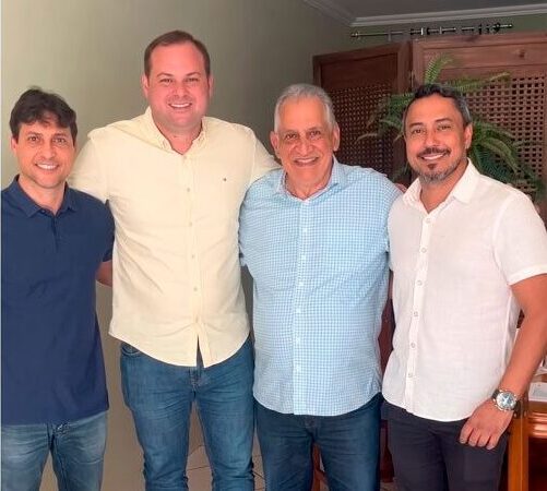 Dr. Victor Linhalis amplia investimentos no campo com entrega de patrol em Barra de São Francisco