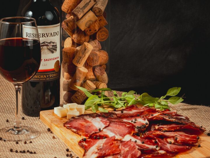 Feira Sabores da Terra reúne 178 produtores na Praça do Papa com produtos da agricultura familiar e atrações culturais